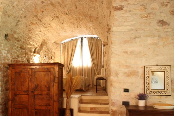 no-table-no-sofa2-crop2