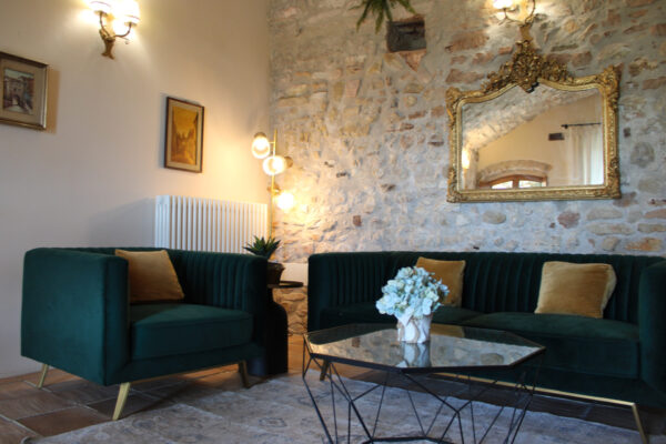 baltimora-livingroom-ambient-light