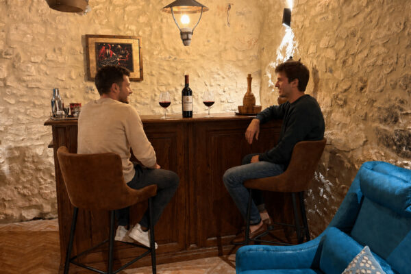 indoor-bar